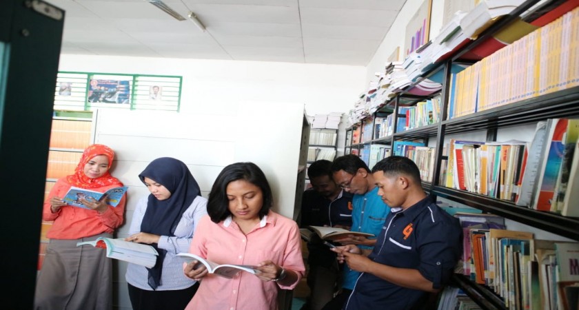 PENTINGNYA KECAKAPAN LITERASI BACA TULIS ABAD KE-21